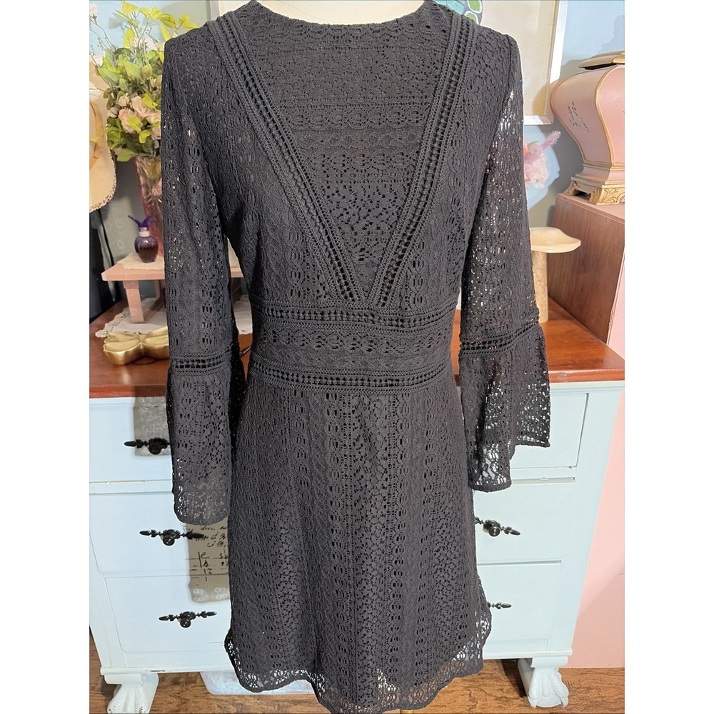 Ann Taylor Black Lace Witchy Sleeves Dress Sz 2. Whimsy Goth.